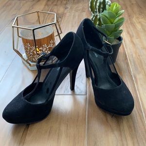T strap heels